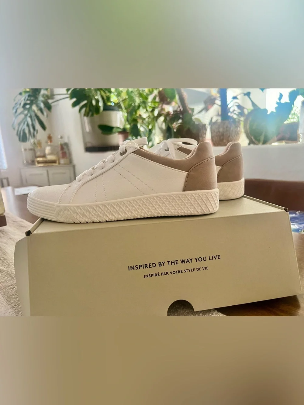 SOUL Naturalizer Neela White Taupe Sneakers Size 6 – New in Box